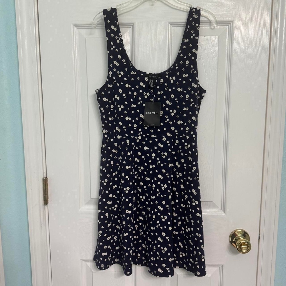 Forever 21 Navy Blue Daisy Floral Skater Mini Dress Sleeveless Scoop Neck Medium